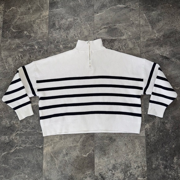 Mango Cropped Quarter Zip Sweatshirt Size Large - Picture 1 of 6